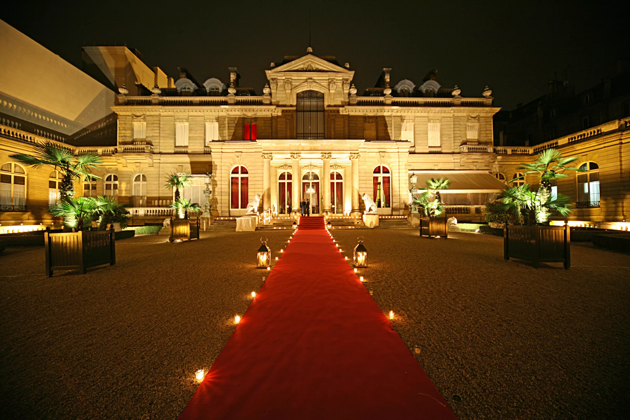 façade nuit musée